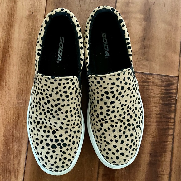 SODA Platform Womens Leopard Slip-On Shoes sz 7.5 - Picture 2 of 6
